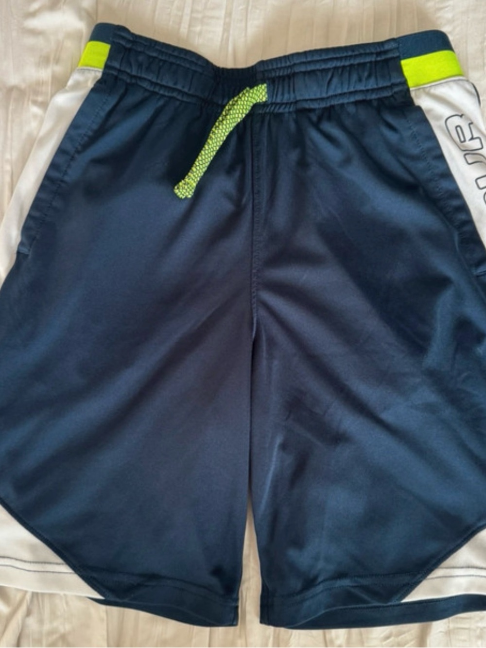 Boys Under Armour 3-Piece Athletic Lot Youth Medium Jacket Shorts - Picture 4 of 7